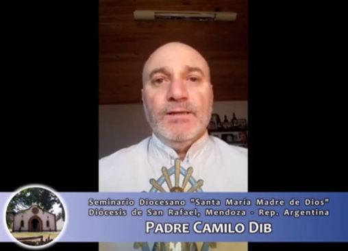 ¿Quién es el padre Camilo Dib, el sacerdote que agredió al obispo?